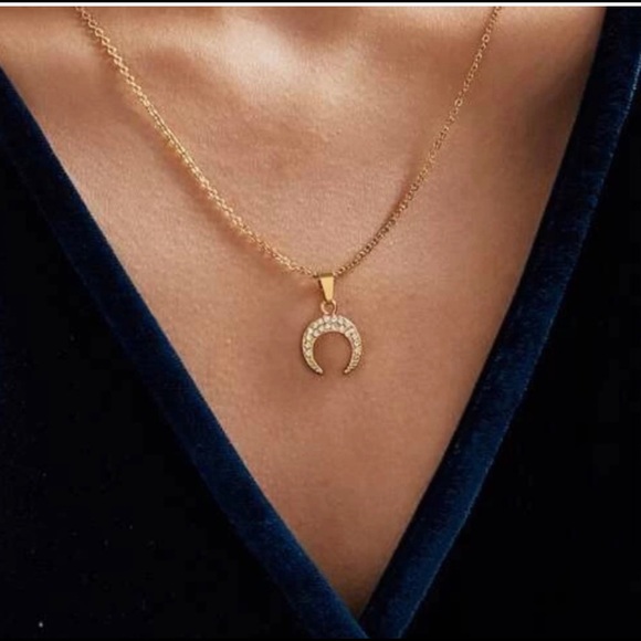 🌙Boho Pavé Crescent Moon Pendant Necklace - Picture 2 of 4
